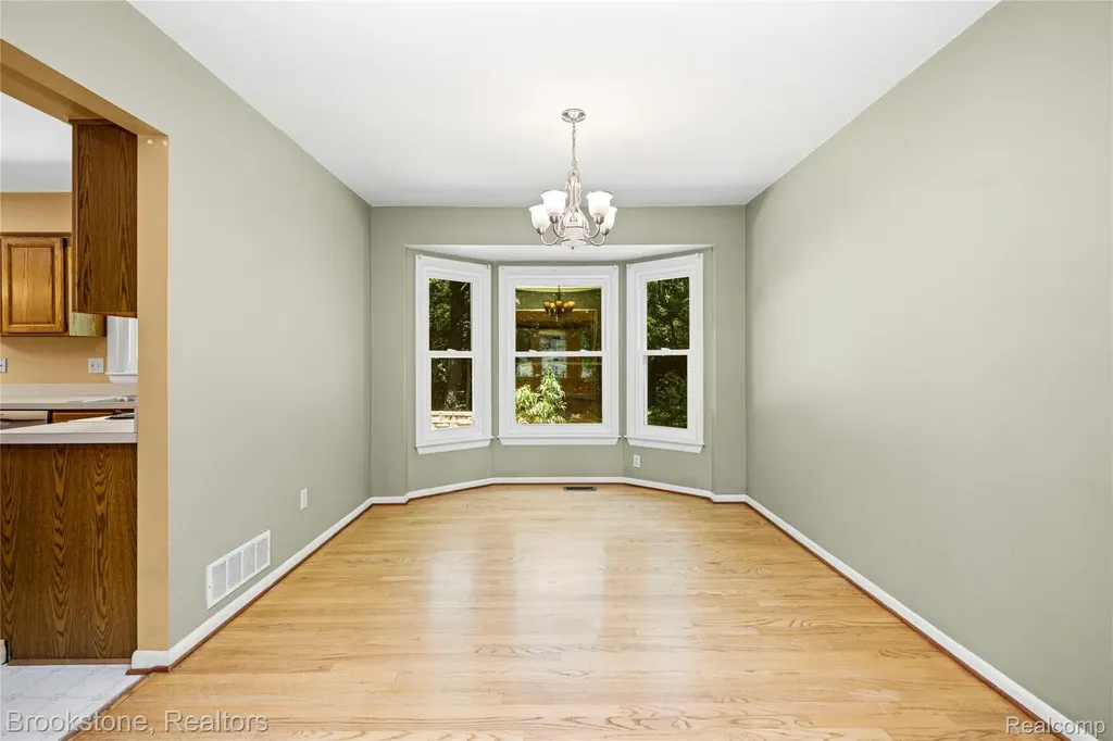 312 Burr Oak Drive Ann Arbor City MI 48103