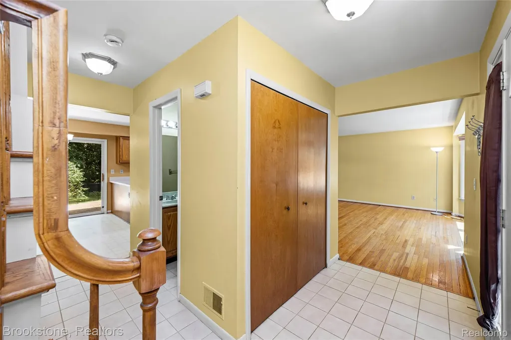 312 Burr Oak Drive Ann Arbor City MI 48103
