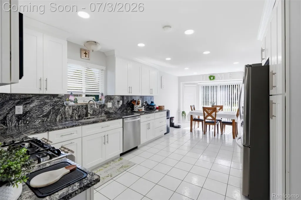 36372 Cecilia Drive Sterling Heights City MI 48312
