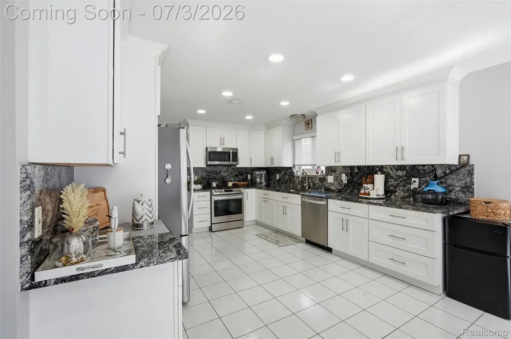 36372 Cecilia Drive Sterling Heights City MI 48312