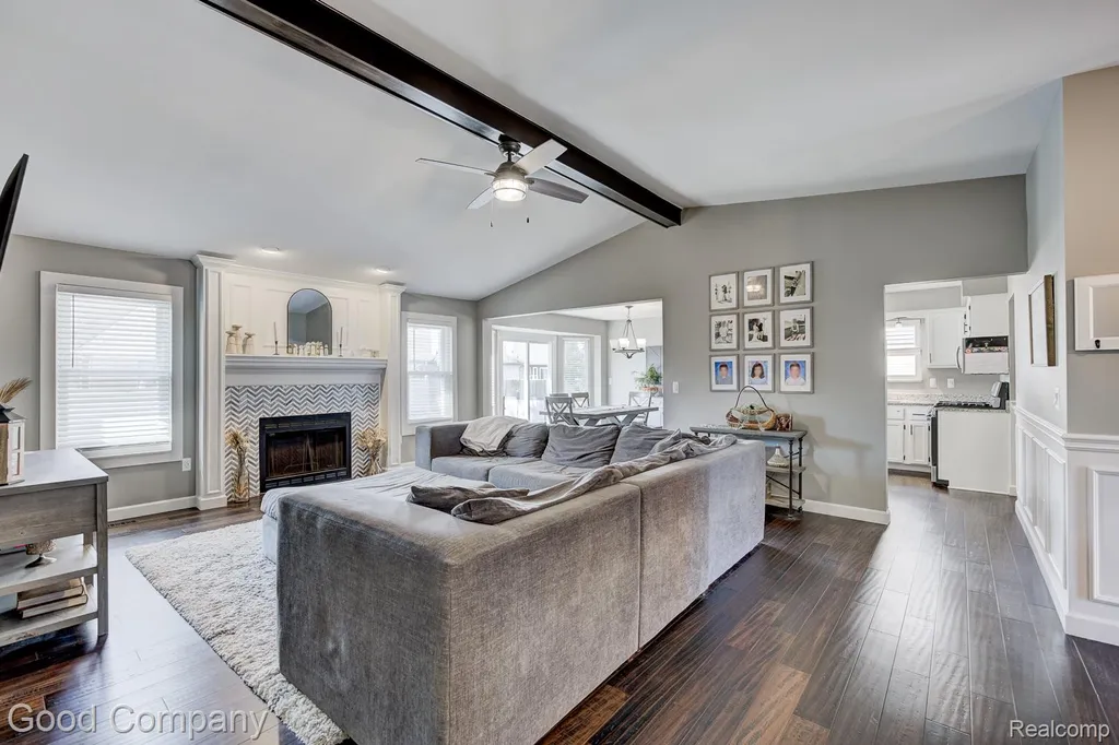 49877 Maurice Drive Chesterfield Township MI 48047