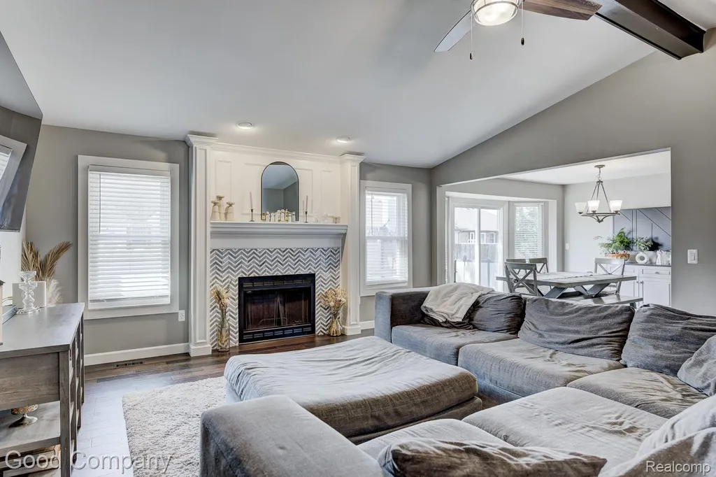 49877 Maurice Drive Chesterfield Township MI 48047