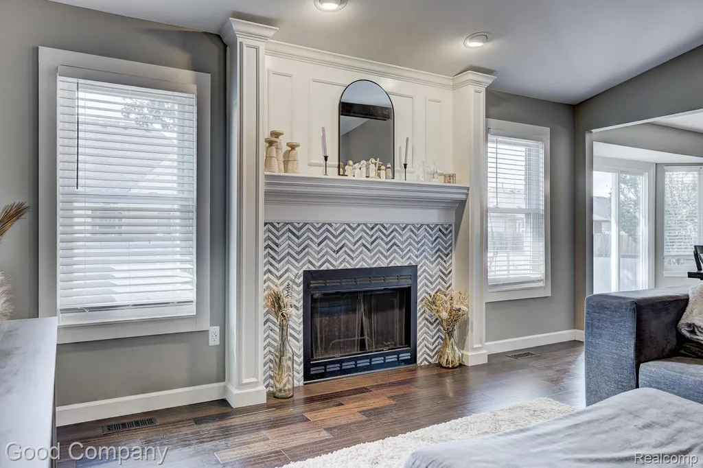 49877 Maurice Drive Chesterfield Township MI 48047