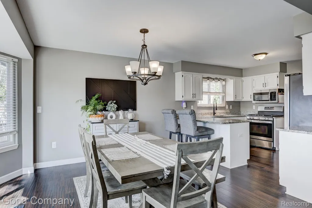 49877 Maurice Drive Chesterfield Township MI 48047