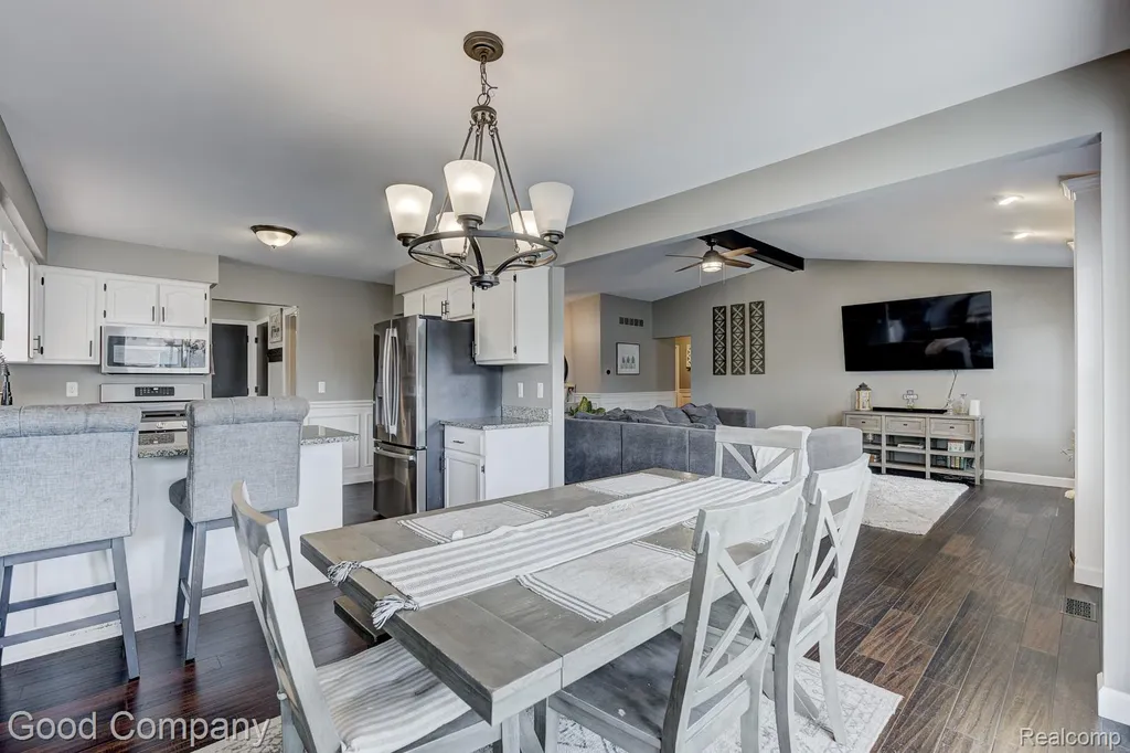 49877 Maurice Drive Chesterfield Township MI 48047