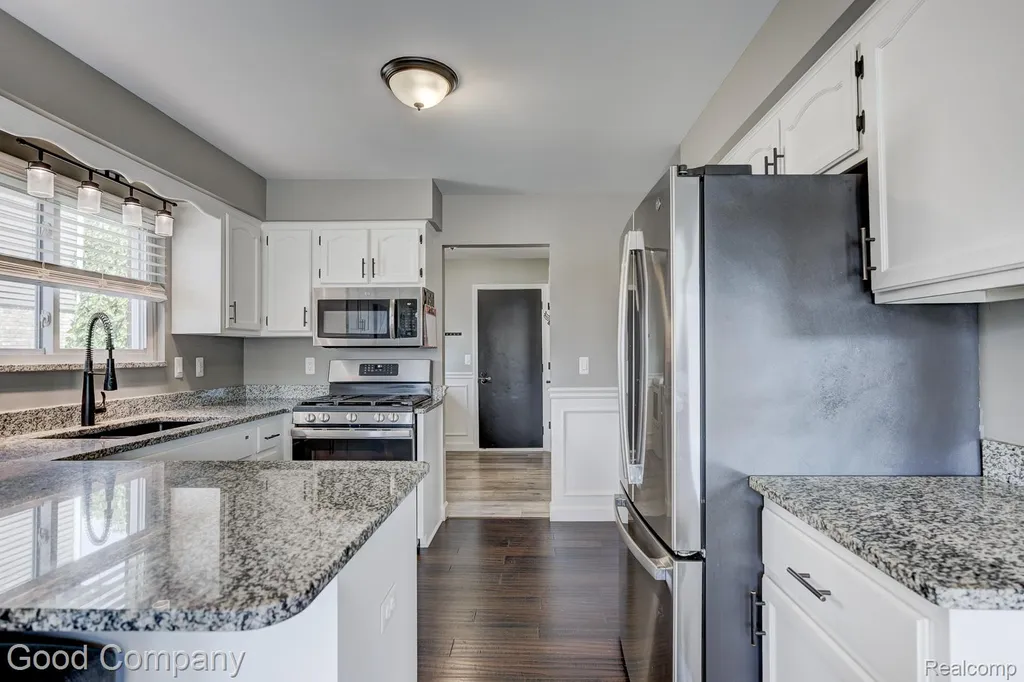 49877 Maurice Drive Chesterfield Township MI 48047