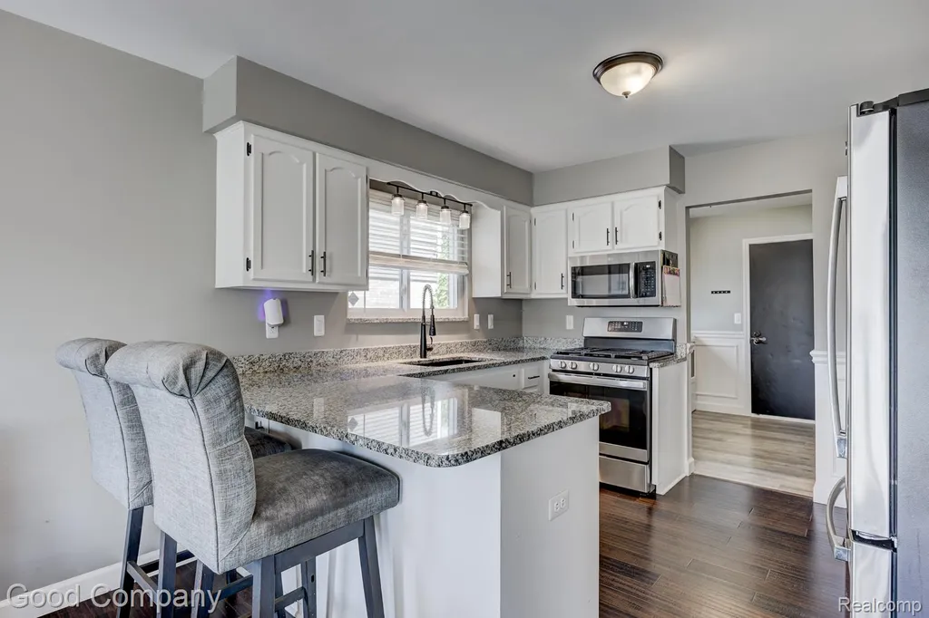 49877 Maurice Drive Chesterfield Township MI 48047