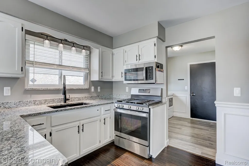 49877 Maurice Drive Chesterfield Township MI 48047