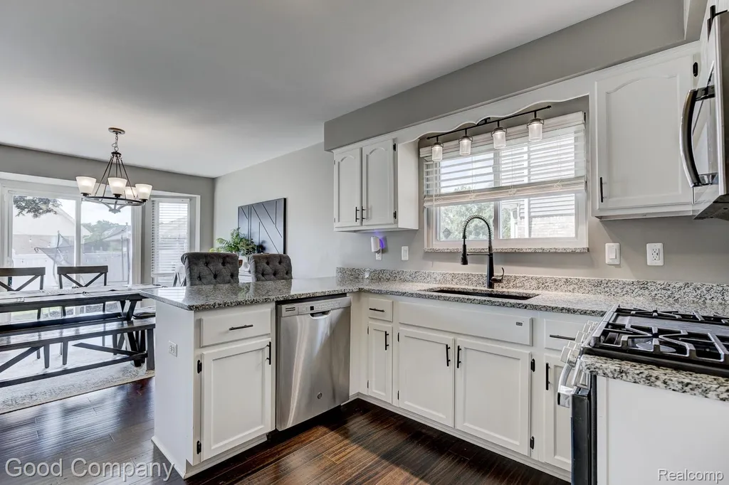 49877 Maurice Drive Chesterfield Township MI 48047