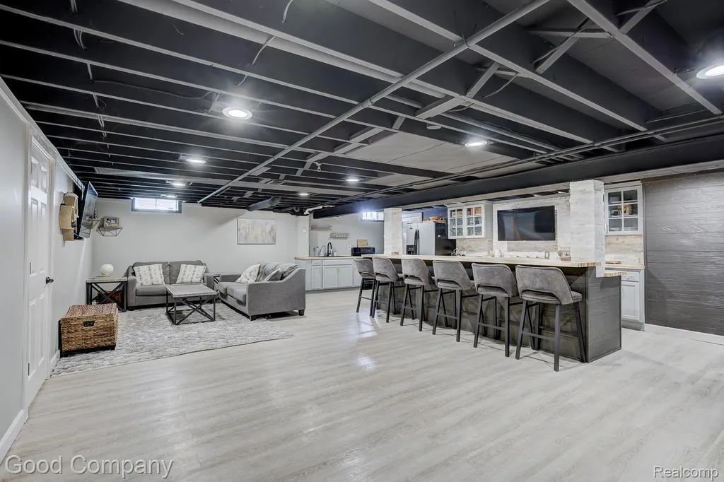 49877 Maurice Drive Chesterfield Township MI 48047