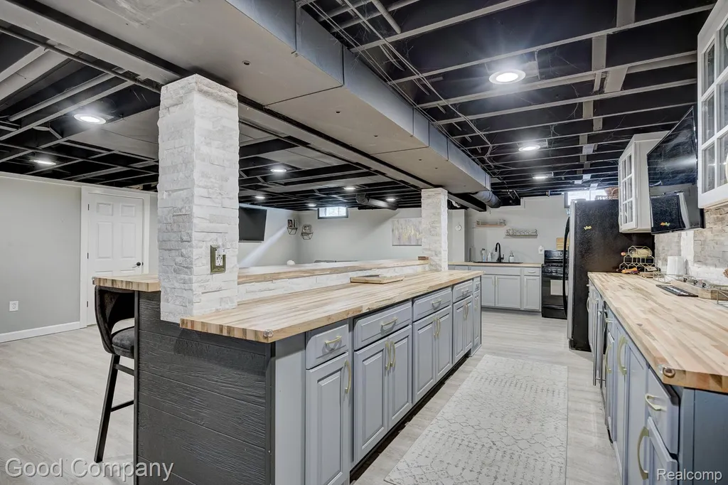 49877 Maurice Drive Chesterfield Township MI 48047
