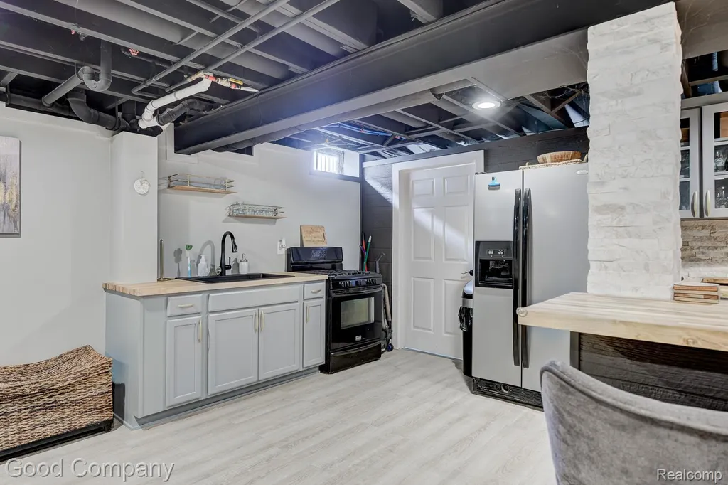 49877 Maurice Drive Chesterfield Township MI 48047