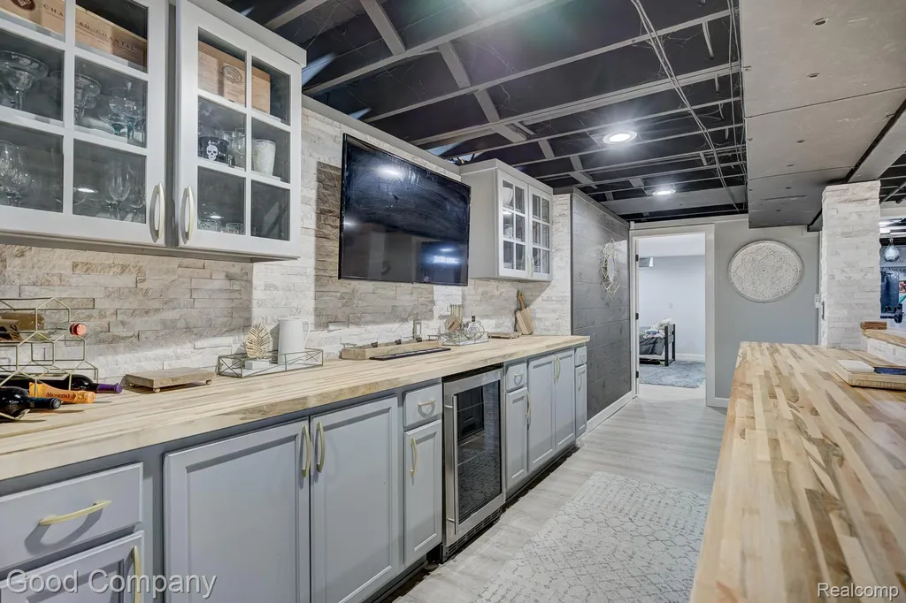 49877 Maurice Drive Chesterfield Township MI 48047