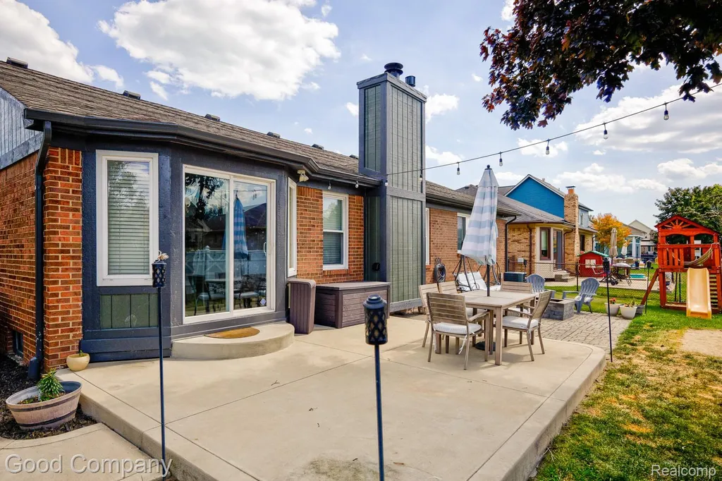 49877 Maurice Drive Chesterfield Township MI 48047