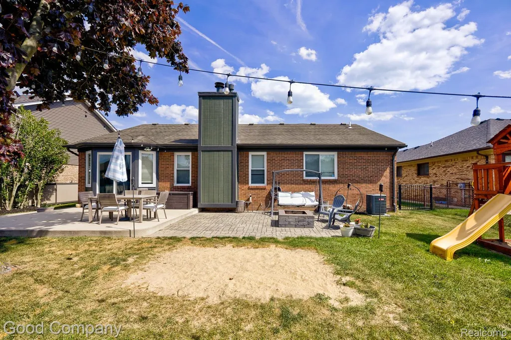 49877 Maurice Drive Chesterfield Township MI 48047