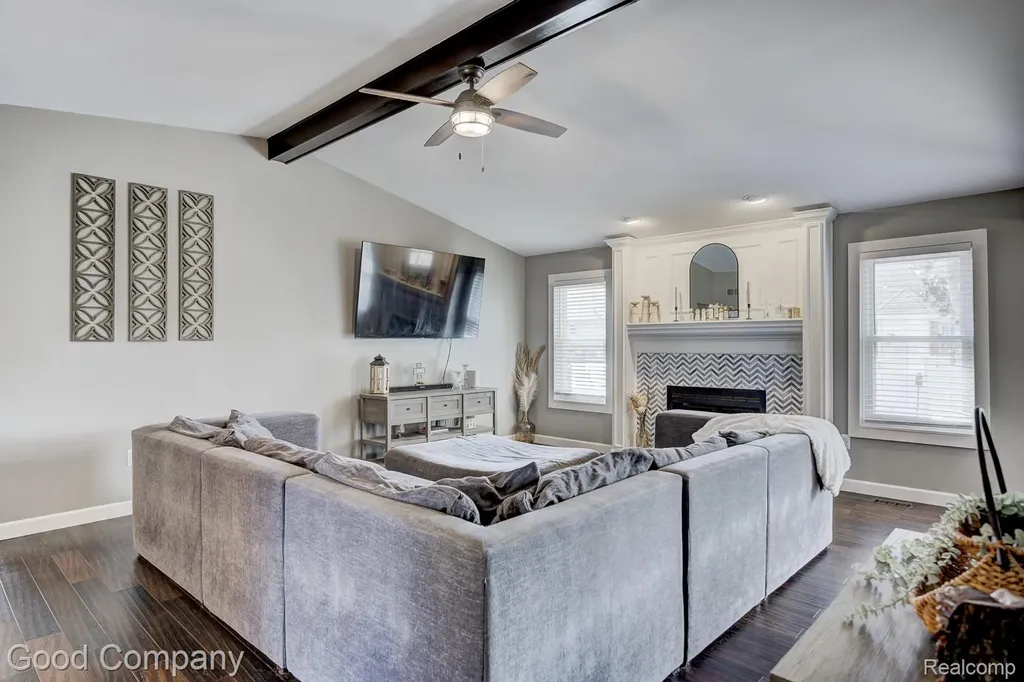49877 Maurice Drive Chesterfield Township MI 48047
