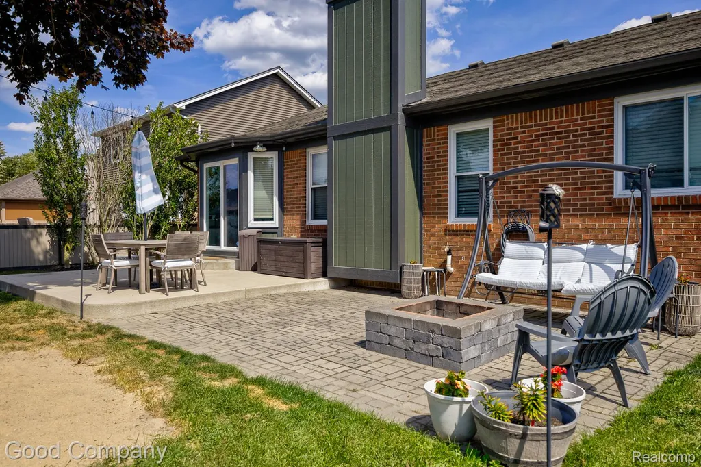 49877 Maurice Drive Chesterfield Township MI 48047