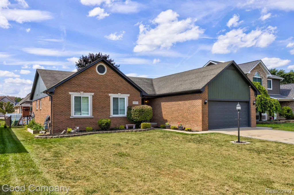 49877 Maurice Drive Chesterfield Township MI 48047