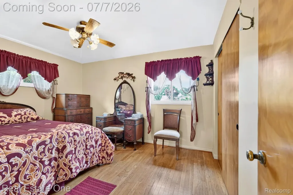 24749 Munson Street Taylor City MI 48180