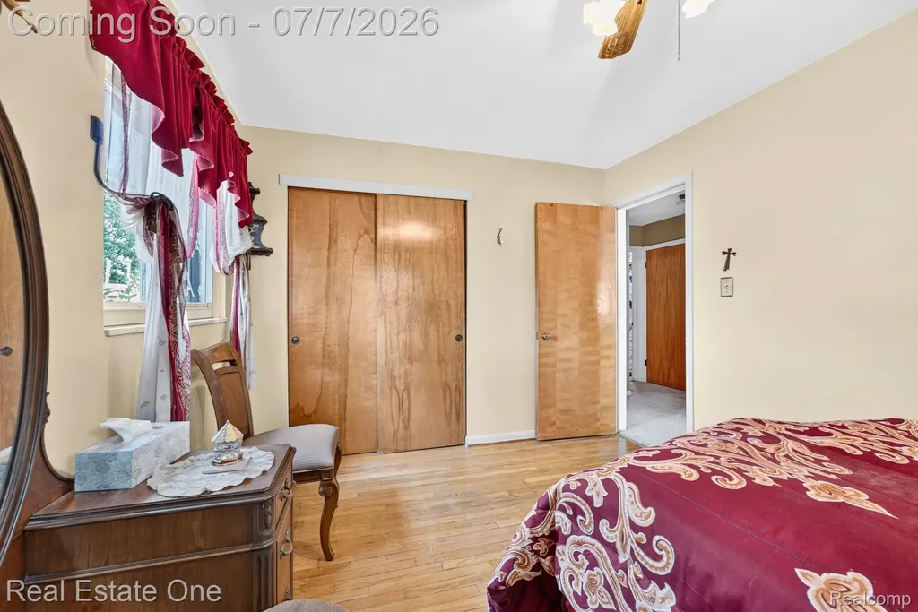24749 Munson Street Taylor City MI 48180