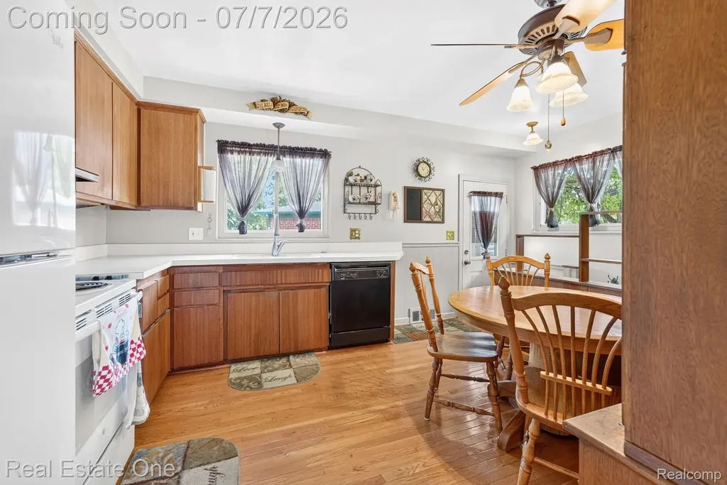 24749 Munson Street Taylor City MI 48180