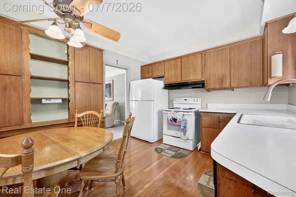 24749 Munson Street Taylor City MI 48180