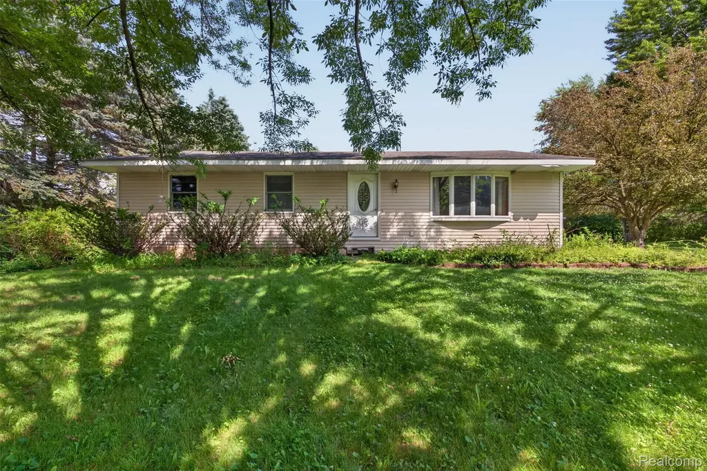 4675 Diehl Road Hadley Township MI 48455