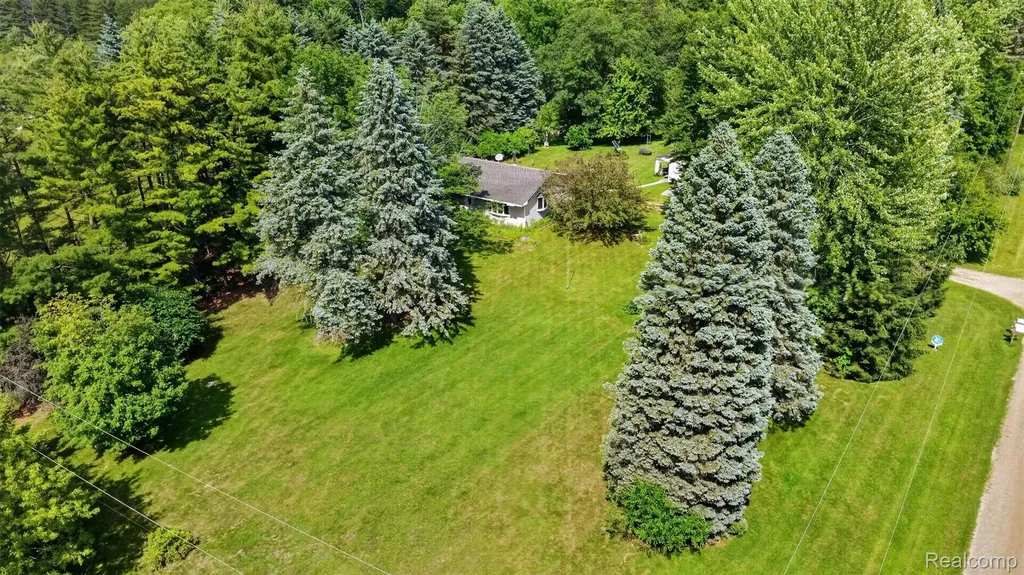 4675 Diehl Road Hadley Township MI 48455