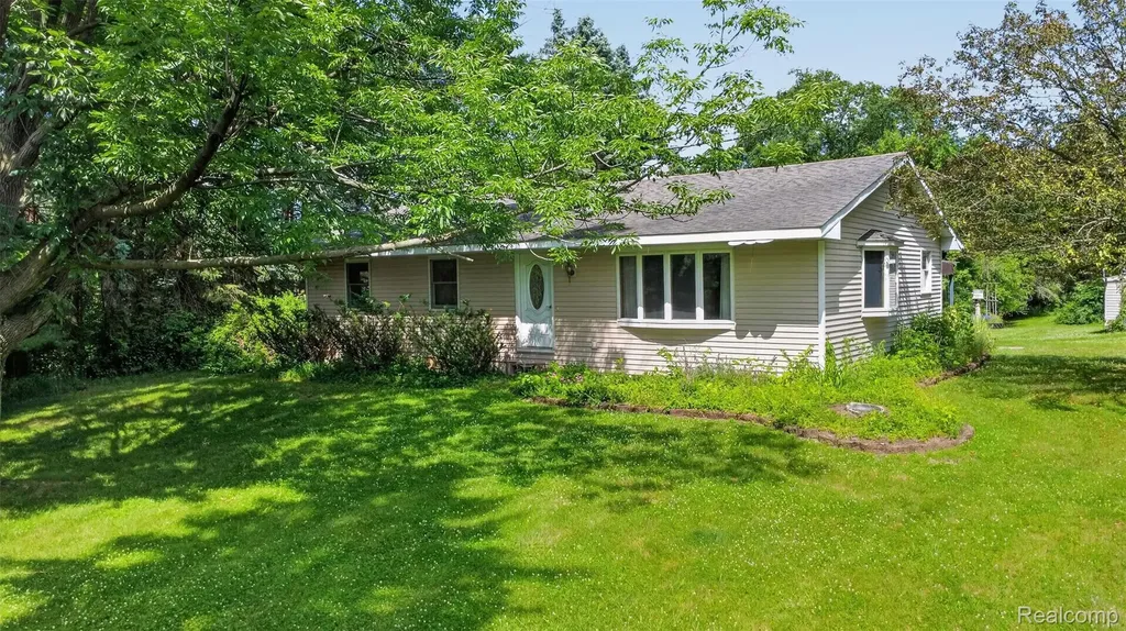 4675 Diehl Road Hadley Township MI 48455