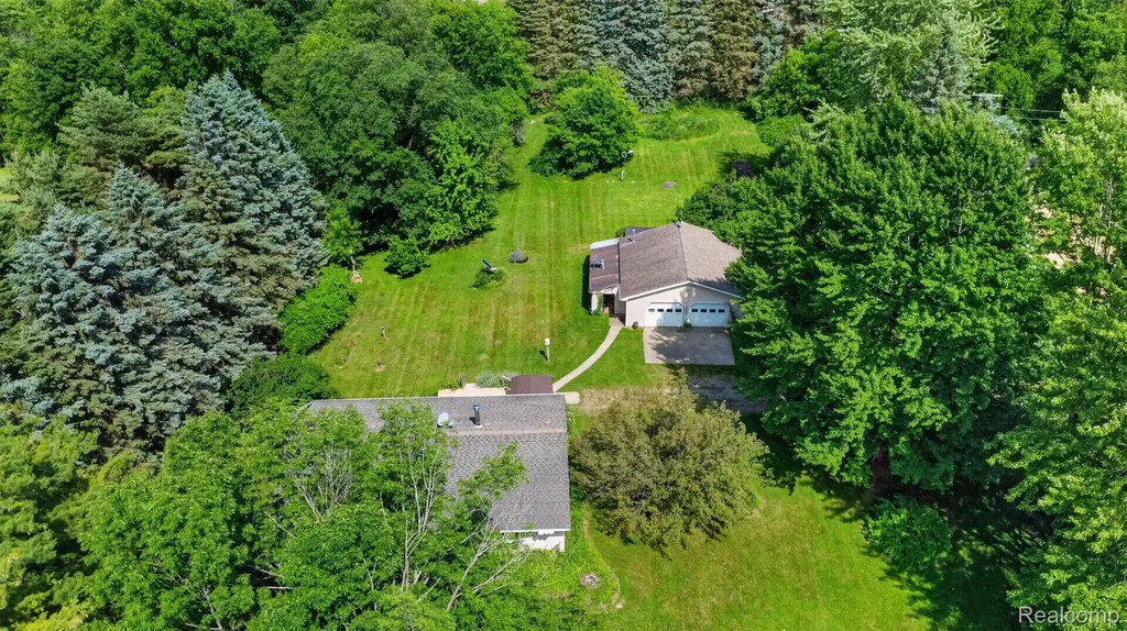 4675 Diehl Road Hadley Township MI 48455