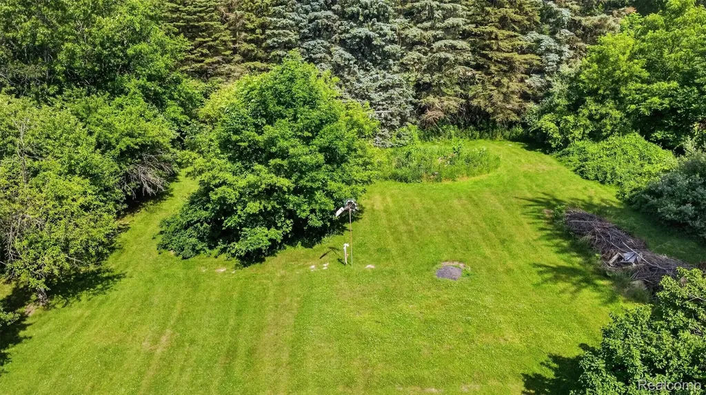 4675 Diehl Road Hadley Township MI 48455