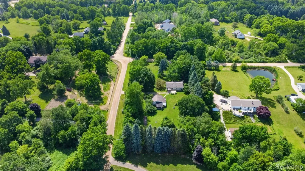 4675 Diehl Road Hadley Township MI 48455
