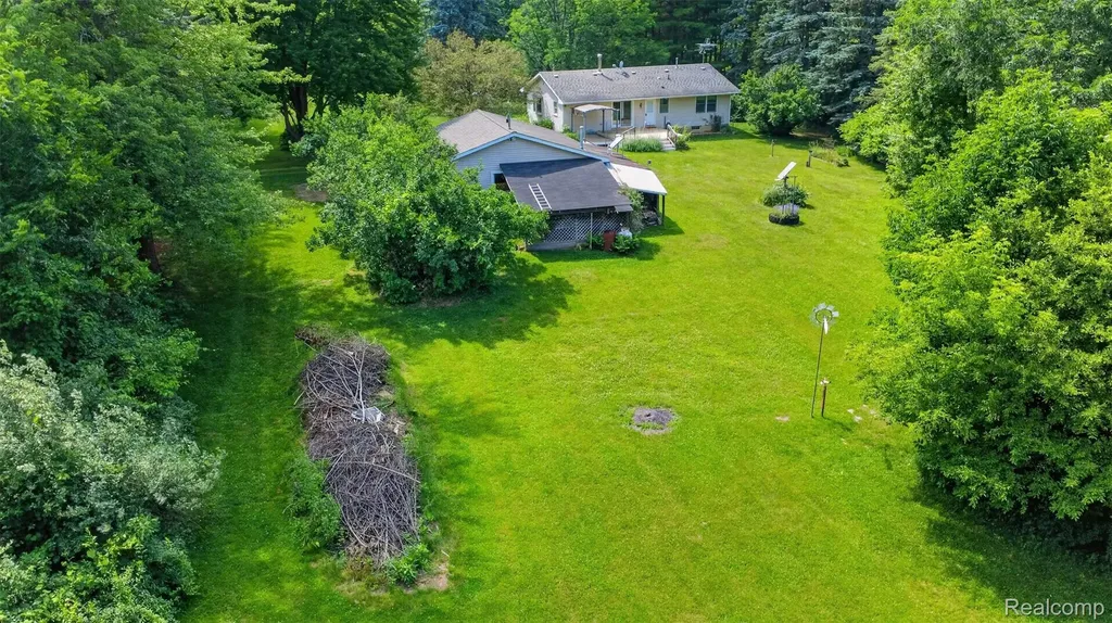 4675 Diehl Road Hadley Township MI 48455