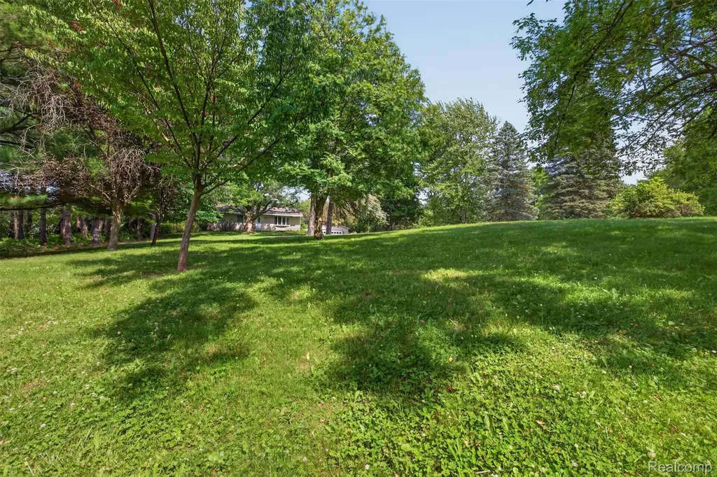 4675 Diehl Road Hadley Township MI 48455