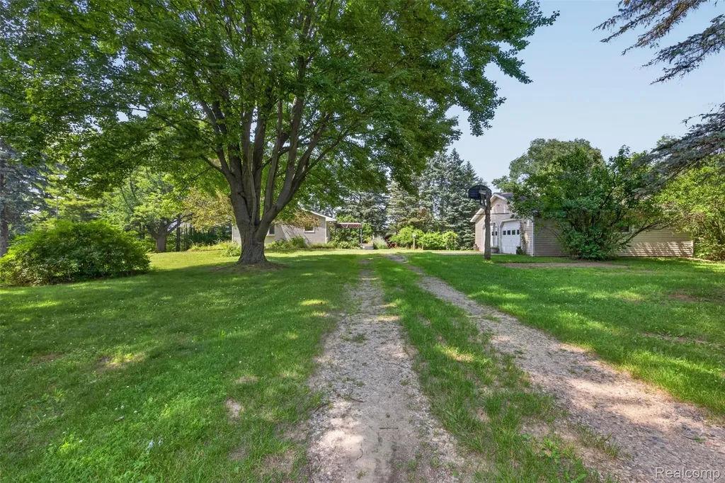 4675 Diehl Road Hadley Township MI 48455