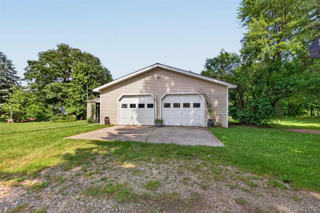 4675 Diehl Road Hadley Township MI 48455