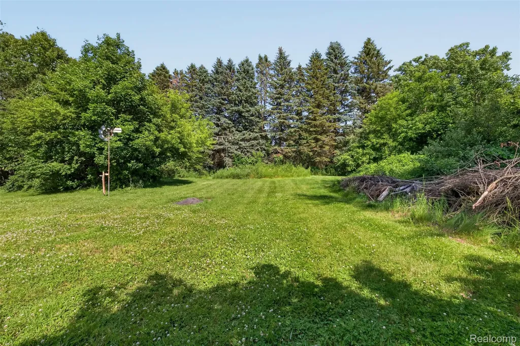 4675 Diehl Road Hadley Township MI 48455