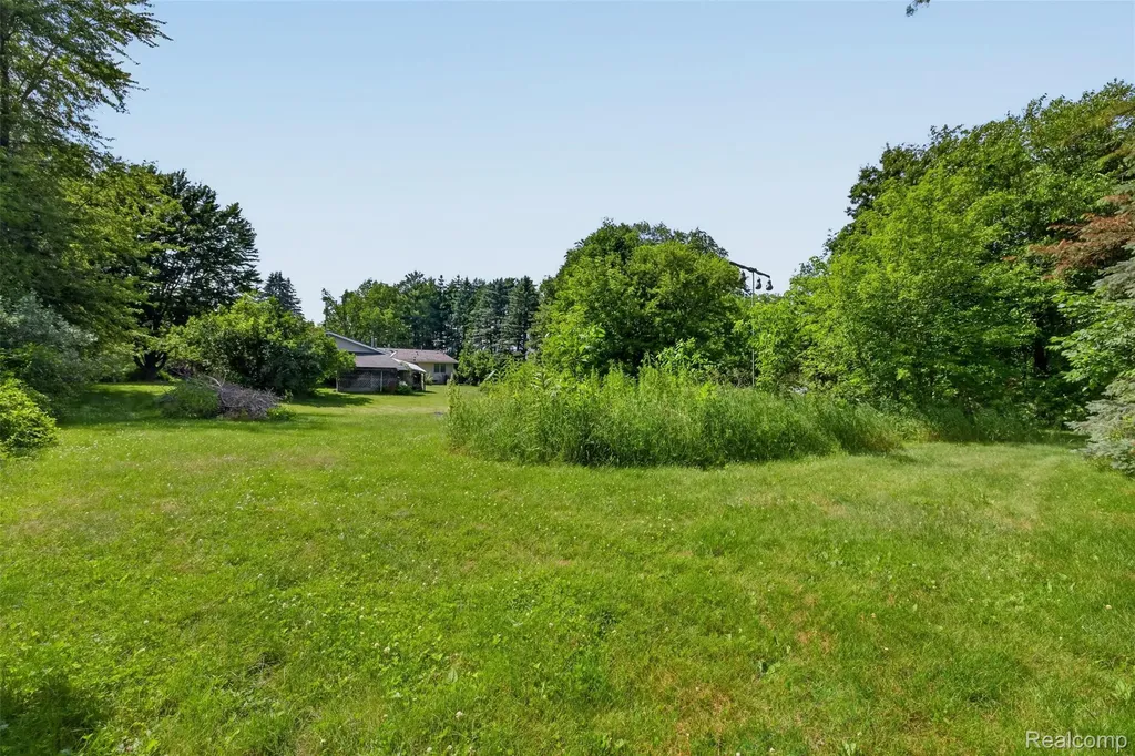 4675 Diehl Road Hadley Township MI 48455