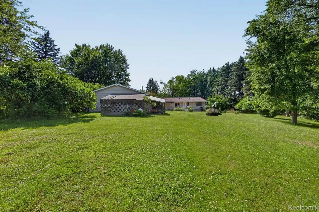 4675 Diehl Road Hadley Township MI 48455