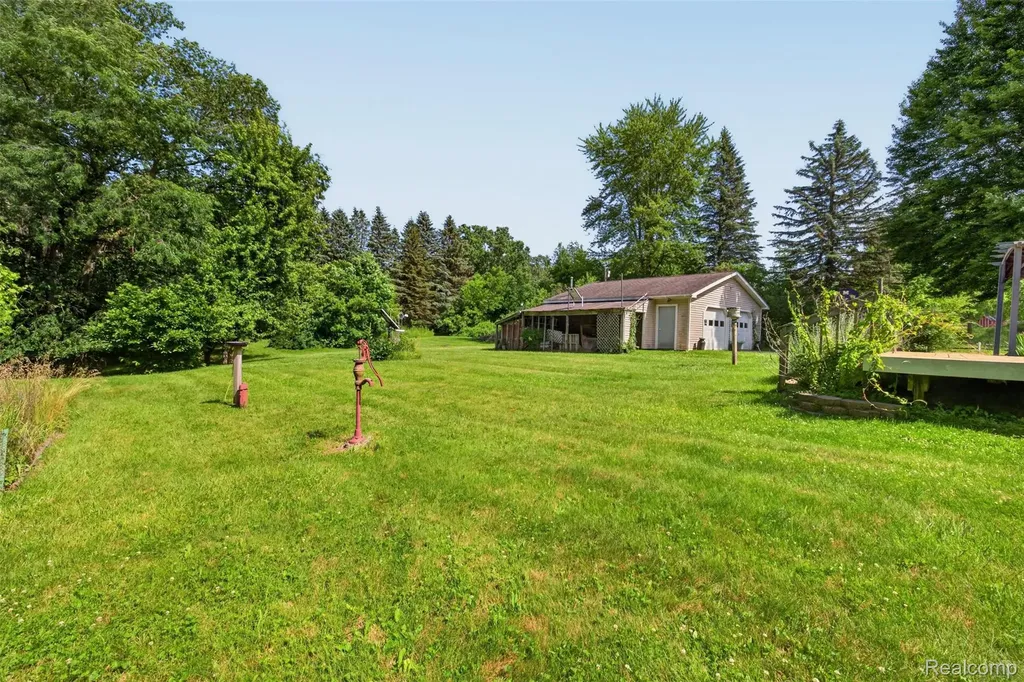 4675 Diehl Road Hadley Township MI 48455
