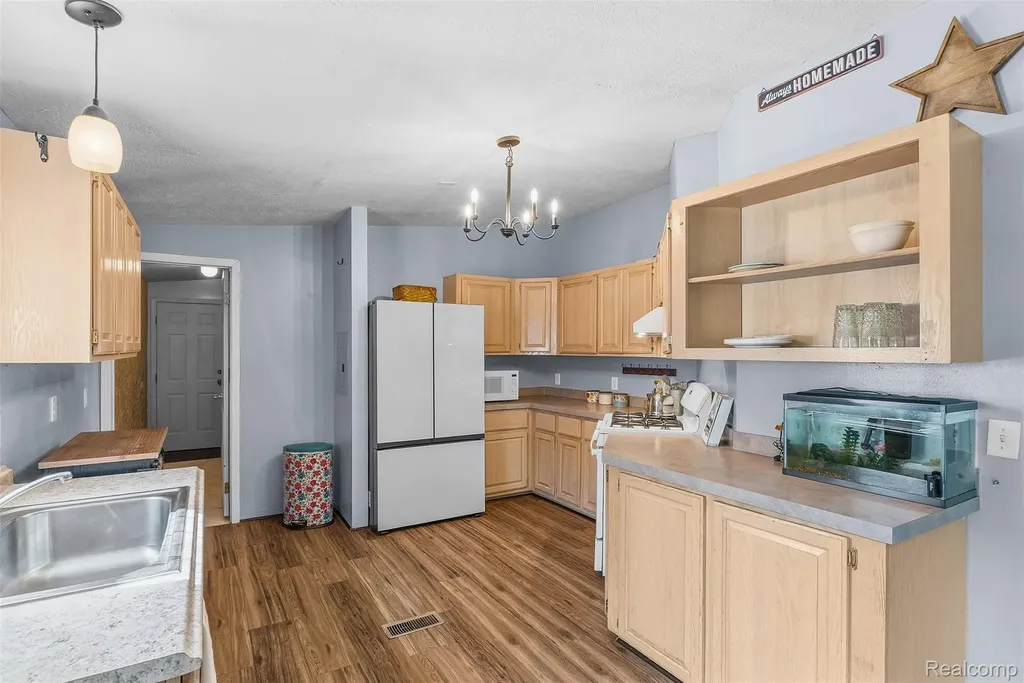 13325 S Beyer Road Birch Run Township MI 48415