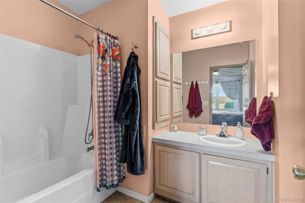 13325 S Beyer Road Birch Run Township MI 48415