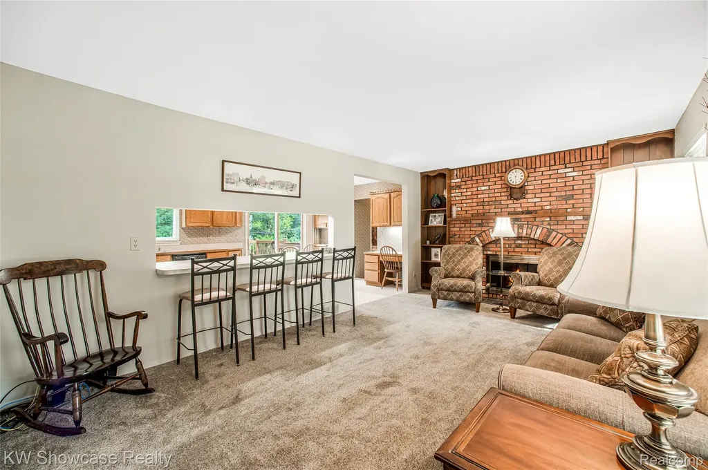 16720 Wayne Road Livonia City MI 48154