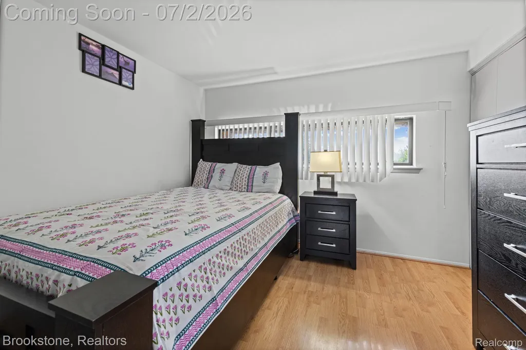 1925 Nicholas Court Warren City MI 48092