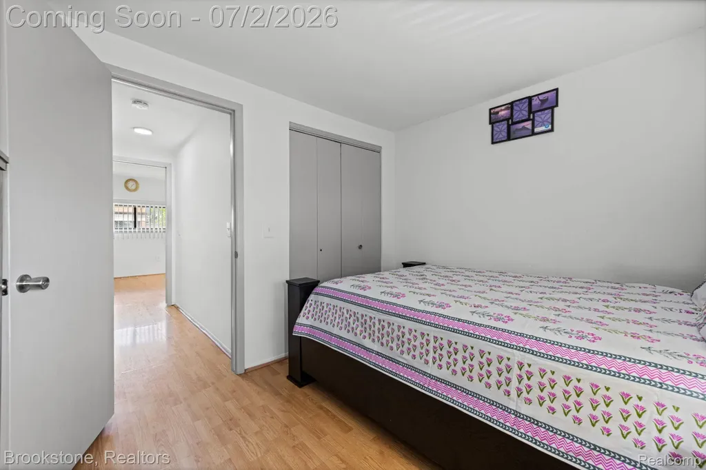 1925 Nicholas Court Warren City MI 48092