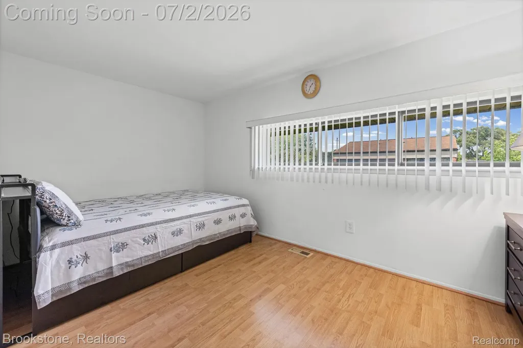 1925 Nicholas Court Warren City MI 48092