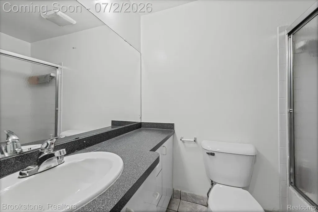 1925 Nicholas Court Warren City MI 48092