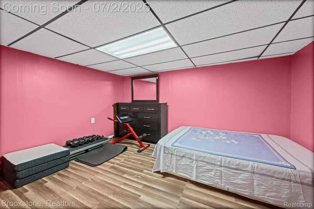 1925 Nicholas Court Warren City MI 48092