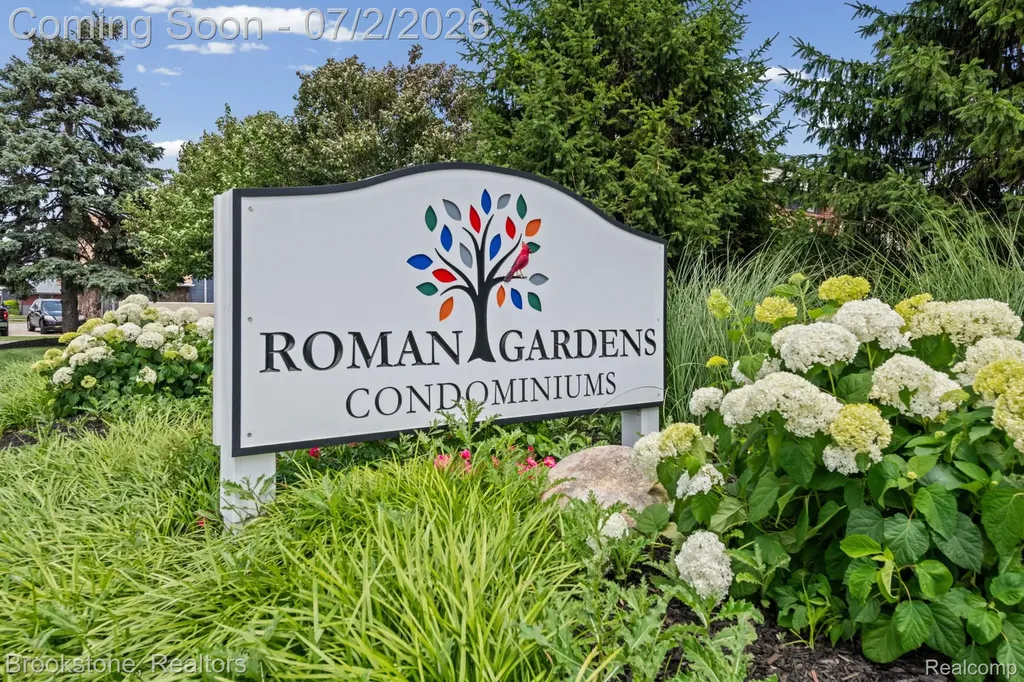 1925 Nicholas Court Warren City MI 48092
