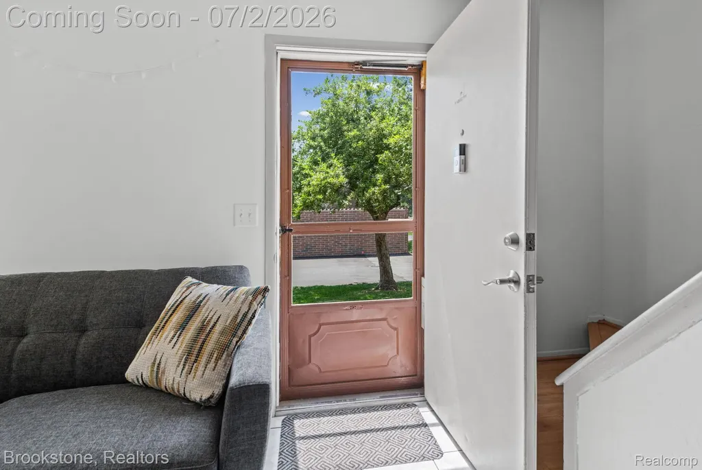 1925 Nicholas Court Warren City MI 48092